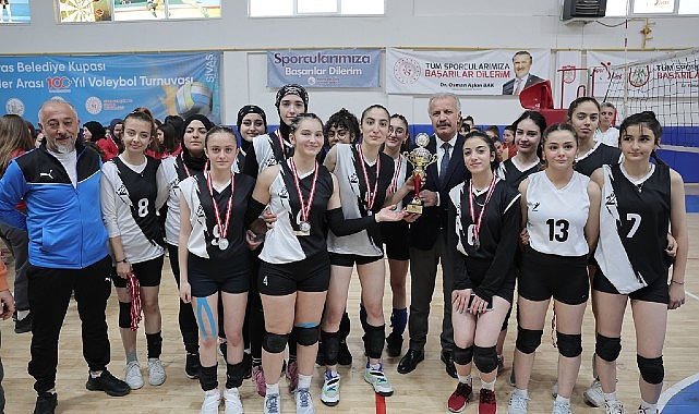 Liseler Arası 100. Yıl Voleybol Turnuvası Sona Erdi…