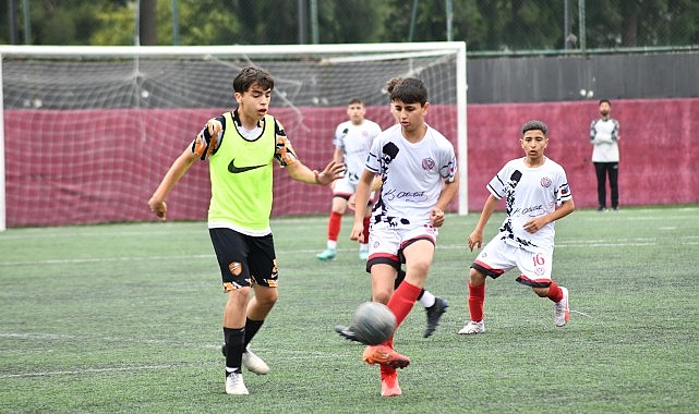 Çiğli'de 19 Mayıs Kutlamaları Futbol Turnuvası ile Başladı